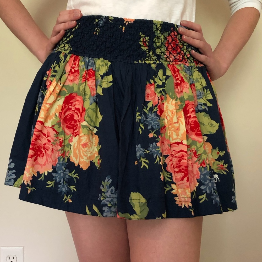 Abercrombie & Fitch navy floral mini skirt.  NWT